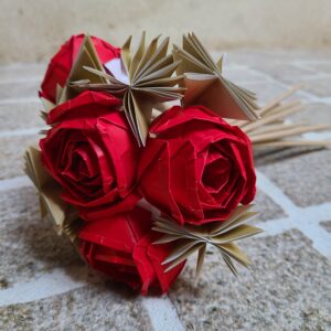 bouquet de fleurs en origamis de papier